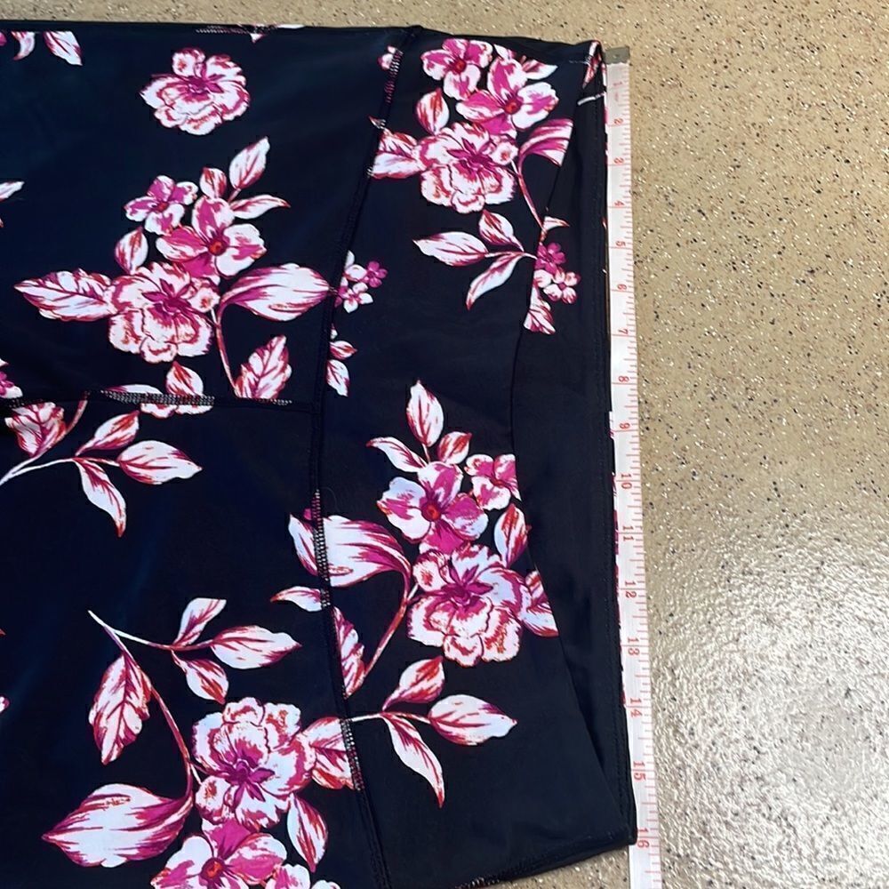 Black & Hot Pink Floral Print 7/8 Mesh Insert Leggings sz L - Picture 11 of 13